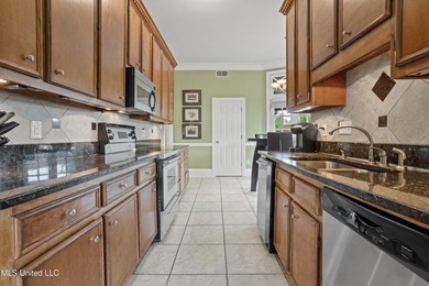 Perfect location and Incredible Opportunity! Beautiful 4 bedroom - photo 9