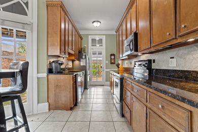 Perfect location and Incredible Opportunity! Beautiful 4 bedroom - photo 10