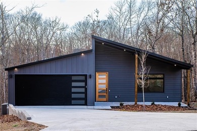 Lake Loch Lomond Home For Sale in Bella Vista Arkansas