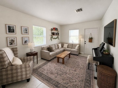 Just Reduced! NO HOA NEIGHBOORHOOD. Charming 3 bedroom, 1 bath - photo 3