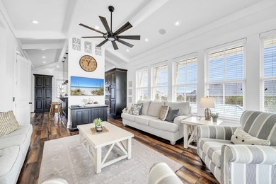 3586 Waverly offers a rare opportunity to own a highly versatile - photo 32