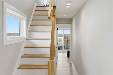 A turnkey oceanfront offering, 905 Dune Road has been fully - photo 5