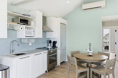 A turnkey oceanfront offering, 905 Dune Road has been fully - photo 8