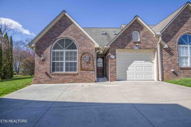 Melton Hill Lake Condo Sale Pending in Clinton Tennessee