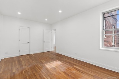Welcome to The Greenbriar, one of Forest Hills' most - photo 12