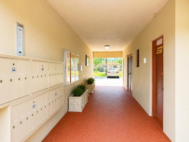 Welcome to this charming 1-bedroom, 1.5-bathroom corner - photo 19