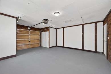 TOTALLY RENOVATED! NEW metal roof. NEW custom kitchen. NEW AC - photo 28