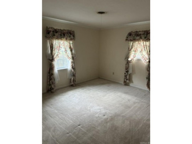 Welcome home to this spacious and well-designed property - photo 11