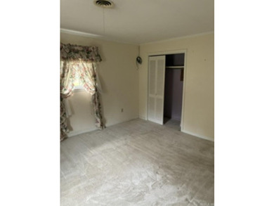 Welcome home to this spacious and well-designed property - photo 12