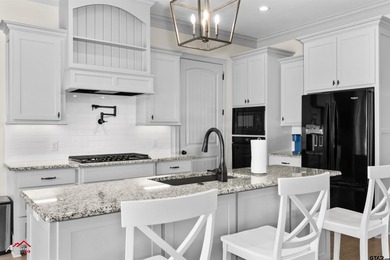 Experience luxury living at its finest in this stunning - photo 15