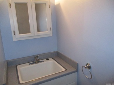 Welcome home to this spacious and well-designed property - photo 22