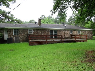 Welcome home to this spacious and well-designed property - photo 24
