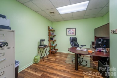 Welcome to a beautifully maintained Connestee Falls home - photo 24