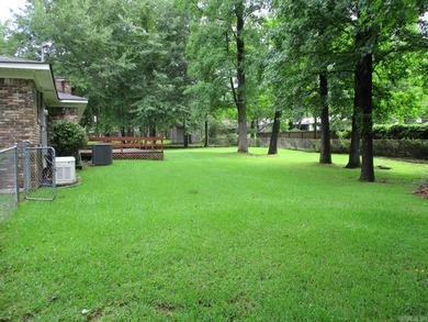 Welcome home to this spacious and well-designed property - photo 26
