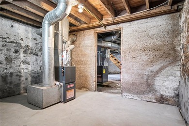 Turnkey investment opportunity or ideal owner-occupied duplex! - photo 27