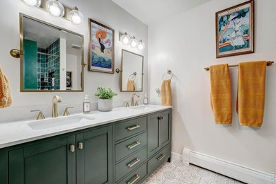 Tucked away at the end of a private lane in coveted Stanley - photo 38