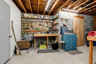 Tucked away at the end of a private lane in coveted Stanley - photo 42
