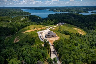 Live your legacy on 40+ acre estate on Beaver Lake, complete w/2 - photo 46