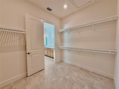 One or more photo(s) has been virtually staged. Move-in ready - photo 50