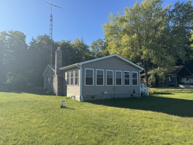 Lower Barnhart Lake Home For Sale in Millersburg Michigan