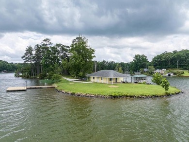 Rare opportunity on Lake Harding. Situated on a premier, deeded - photo 1