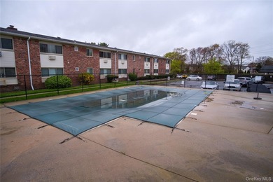 Welcome to this well-maintained unit that offers a comfortable - photo 11