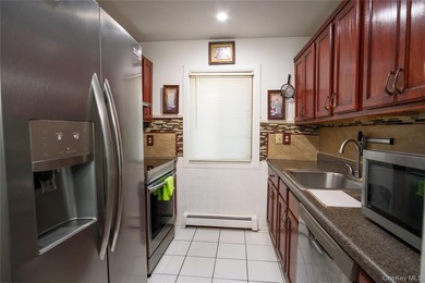 Welcome to this well-maintained unit that offers a comfortable - photo 16