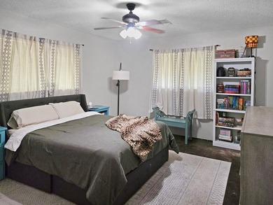 Beautiful 4BR/3BA brick home with over 2,100 sq ft in the - photo 17