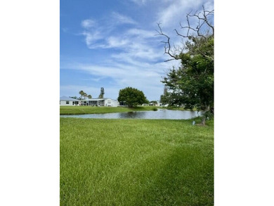 Welcome to this charming three-bedroom, two-bathroom mobile home - photo 17