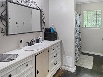 Beautiful 4BR/3BA brick home with over 2,100 sq ft in the - photo 19