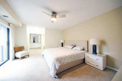 Enjoy comfortable Florida living in this bright and spacious - photo 5