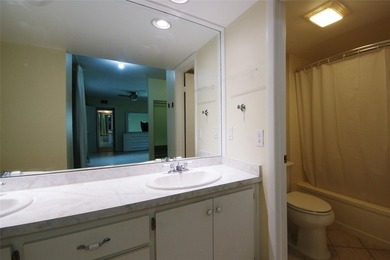 Enjoy comfortable Florida living in this bright and spacious - photo 8