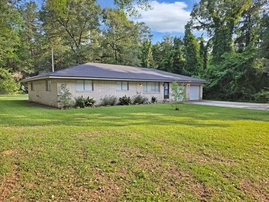 Beautiful 4BR/3BA brick home with over 2,100 sq ft in the - photo 37