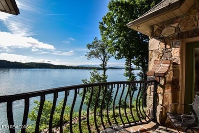 Stunning & Awe-Inspiring Lakefront Living in Rarity Bay where - photo 4