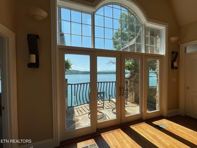 Stunning & Awe-Inspiring Lakefront Living in Rarity Bay where - photo 8