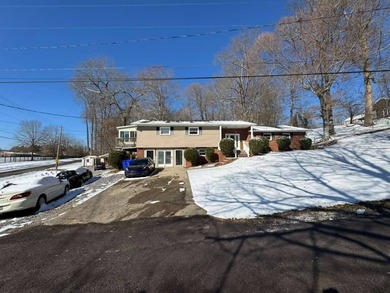 Fort Loudoun Lake Home For Sale in Knoxville Tennessee