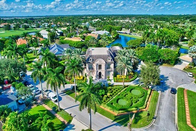 Truly one-of-a-kind estate home on over 1.2 acres, the largest - photo 2