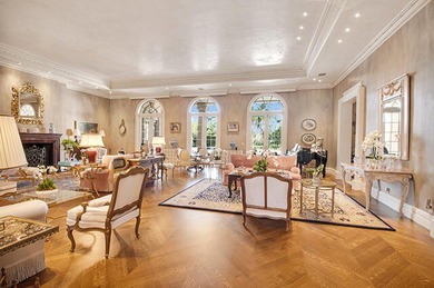 Truly one-of-a-kind estate home on over 1.2 acres, the largest - photo 4