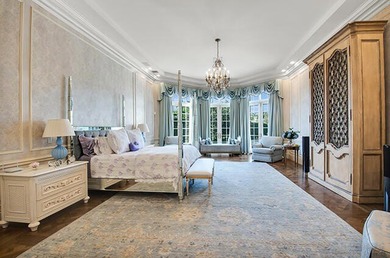 Truly one-of-a-kind estate home on over 1.2 acres, the largest - photo 10