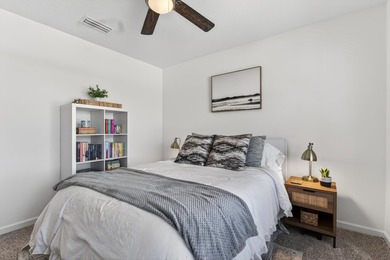 Welcome to 51 Silverthorn Street in Freeport -- a stylish and - photo 15