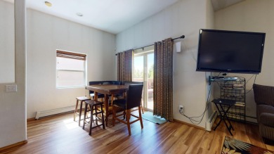 Live/Work opportunity in a beautiful North Valley setting