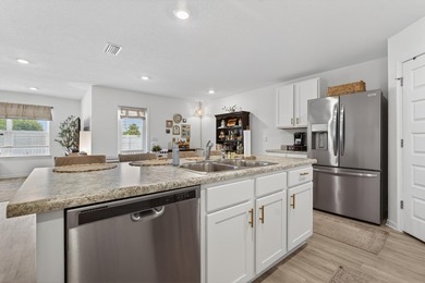 Welcome to 51 Silverthorn Street in Freeport -- a stylish and - photo 30