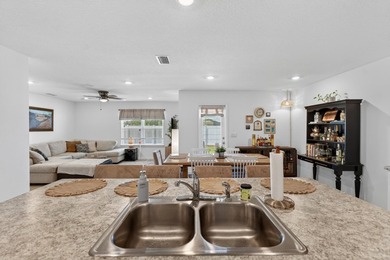 Welcome to 51 Silverthorn Street in Freeport -- a stylish and - photo 31
