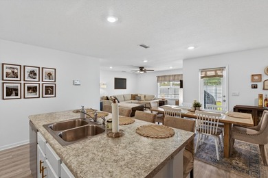 Welcome to 51 Silverthorn Street in Freeport -- a stylish and - photo 32