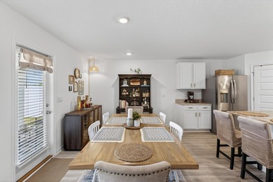 Welcome to 51 Silverthorn Street in Freeport -- a stylish and - photo 35