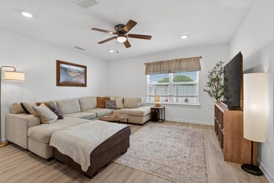 Welcome to 51 Silverthorn Street in Freeport -- a stylish and - photo 37