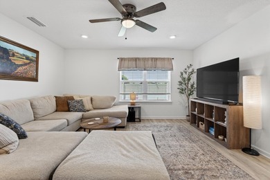 Welcome to 51 Silverthorn Street in Freeport -- a stylish and - photo 38