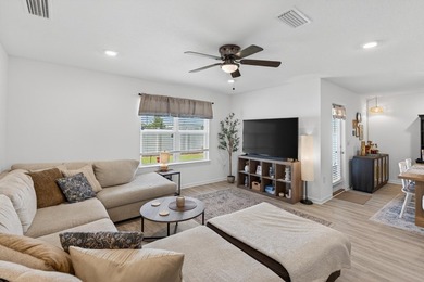 Welcome to 51 Silverthorn Street in Freeport -- a stylish and - photo 39