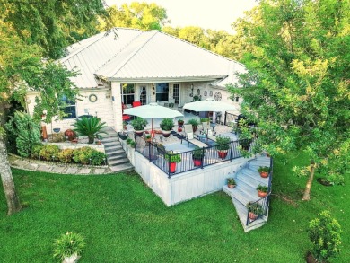 Vacation Rentals Allowed! Waterfront home & guest cottage! - photo 2
