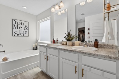 Welcome to 51 Silverthorn Street in Freeport -- a stylish and - photo 44